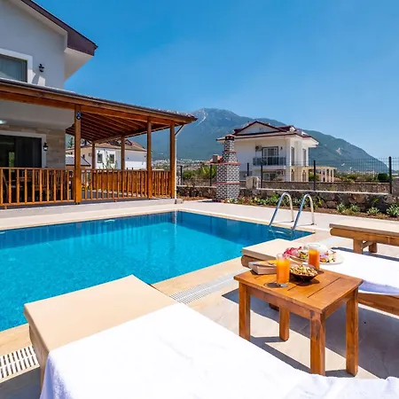 Perfect Peaceful In Oeluedeniz Villa Fethiye